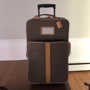 Coach luggage with accessories